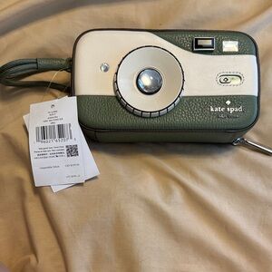 Kate Spade “Picture This” 3d Wristlet (NWT)